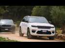 Jeep Grand Cherokee 4Xe Off-road driving