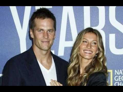 VIDEO : Tom Brady : le sportif dvoile des photos de son ex Gisele Bndchen pour la fte des mres