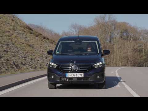 Mercedes-Benz EQT 200 in Cavansite blue Driving Video
