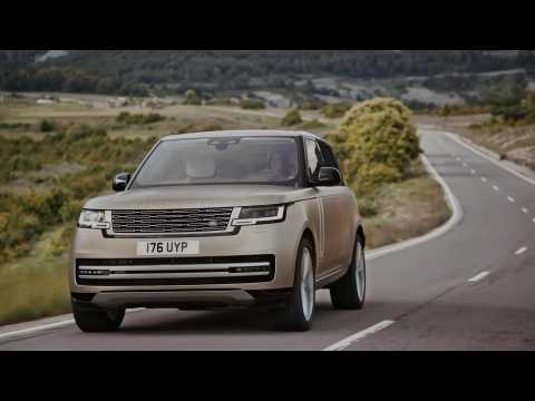 The new Range Rover P530 AWD in Satin Finish Driving Video
