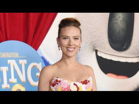 VIDEO : Scarlett Johansson se confie sur son rapport aux rseaux sociaux