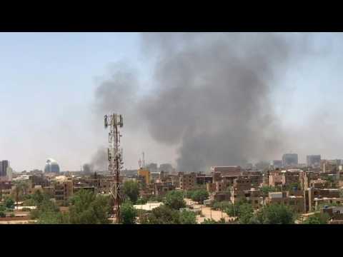 Smoke, gunfire in Khartoum as Sudan battles rage
