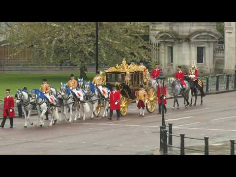 Royal carriage arrives at Buckingham Palace on coronation day