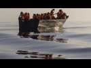 Des centaines de migrants affluent vers l'île italienne de Lampedusa