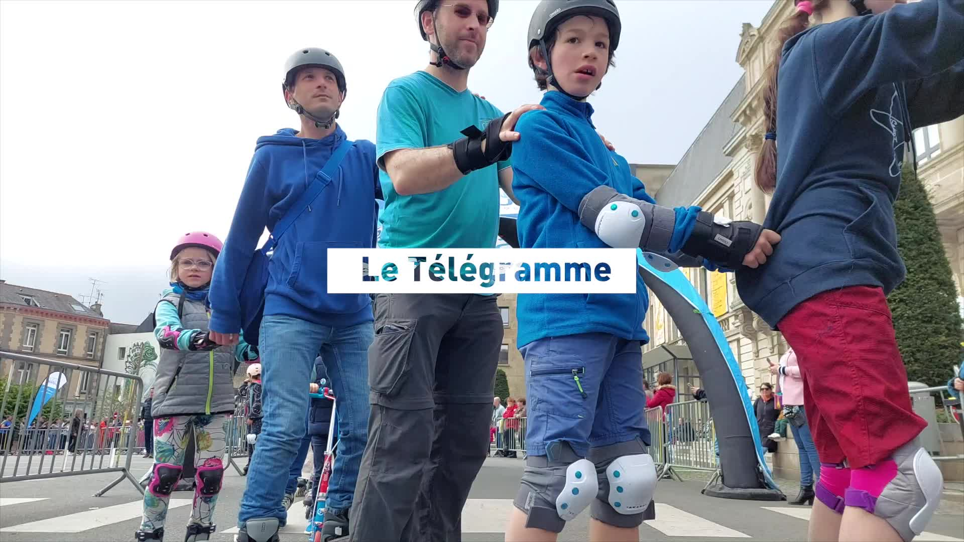 Chenille humaine sur patins à roulettes : ils étaient 233 à Saint-Brieuc pour établir un « record du monde » ! (Le Télégramme)