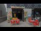Alex, de chez El nachos, au ValJoly confectionne un burrito