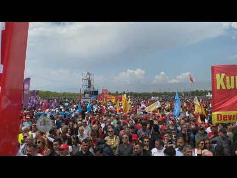 Thousands gather in Istanbul for massive Labour Day rally
