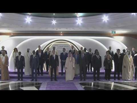 Anti-IS coalition top diplomats pose for family photo in Riyadh