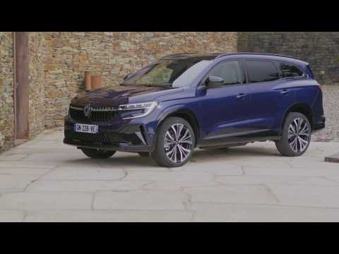 The All-new Renault Espace E-Tech 200 ch Design in Midnight blue