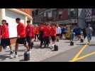 200 footballeurs du monde entier déambulent dans les rues de Roye