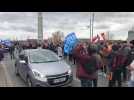 A Saint-Quentin les manifestants bloquent le pont de la gare