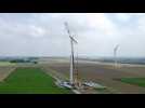 Montage d'une éolienne à Ruesnes