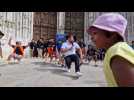 Démonstration de breakdance sur le parvis de la cathédrale de Beauvais