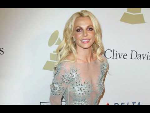 VIDEO : Divorce de Britney Spears : comment la chanteuse s'accommode-t-elle à sa nouvelle vie ?