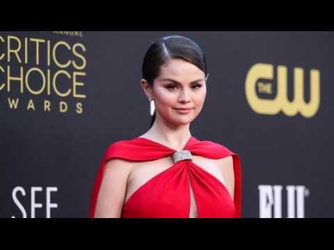 VIDEO : « Je profite de cette phase de ma vie » : Selena Gomez se confie sur son célibat