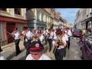 Aire-sur-la-Lys : défilé des groupes folkloriques