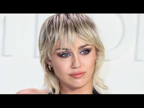 VIDEO : Miley Cyrus : son nouveau titre « Used To Be Young » retrace avec émotion sa carrière