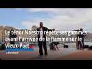 Le ténor Naestro répète ses gammes sur le Vieux-Port avant l'arrivée de la flamme Olympique