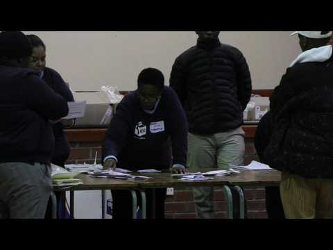 Vote counting gets underway in Cape Town