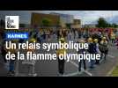 À Harnes, des centaines d'élèves participent au relais d'une flamme olympique