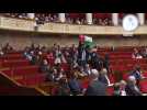 VIDÉO. Un député LFI brandit le drapeau palestinien à l'Assemblée nationale