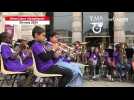 VIDÉO. JO 2024 : L'orchestre des écoles divertit la foule en attendant la flamme olympique à Angers