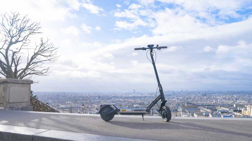 JO 2024 : La trottinette, meilleure solution pour circuler à Paris au milieu des bouchons ? Pas si sûr...