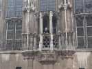 L'écrivain Stefan Hertmans lit un poème au balcon de l'Hotel de ville de Gand