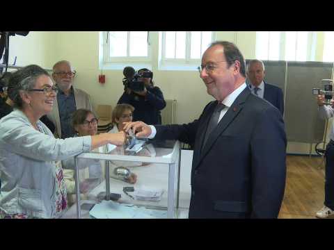 Elections: François Hollande votes in Tulle