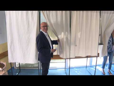 Elections: LR leader Eric Ciotti votes in Nice