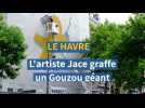 Le Havre. Jace graffe un Gouzou géant en pleine ville