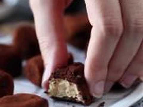 Rochers façon tiramisu, le dessert italien en mini portions parfait pour aller avec le café!