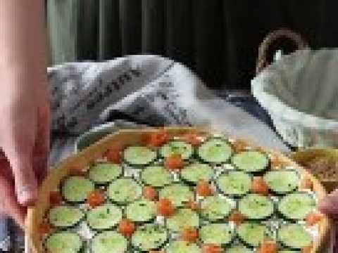 Tarte d'été super rafraichissante: ricotta, concombre et saumon fumé