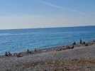 Pourquoi un hélicoptère vole en basse altitude sur la Baie des anges et la Promenade des Anglais ?