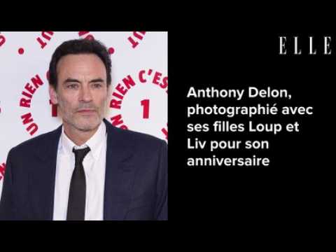 VIDEO : Anthony Delon, photographi avec ses filles Loup et Liv pour son anniversaire