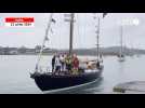 VIDÉO. L'arrivée au son de la cornemuse des voiliers de la Classic Channel Regatta à Paimpol