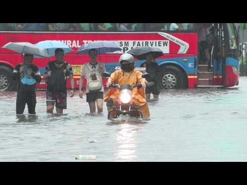 Typhoon Gaemi floods streets in Philippines capital