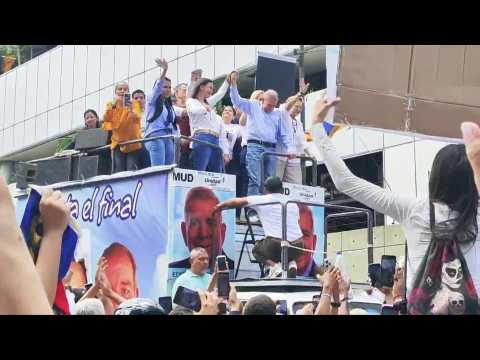 Venezuelan opposition leaders arrive at rally to call for peaceful transition of power