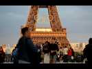 VIDÉO. Sur la tour Eiffel, on profite de l'ambiance des JO et de la plus belle vue de Paris