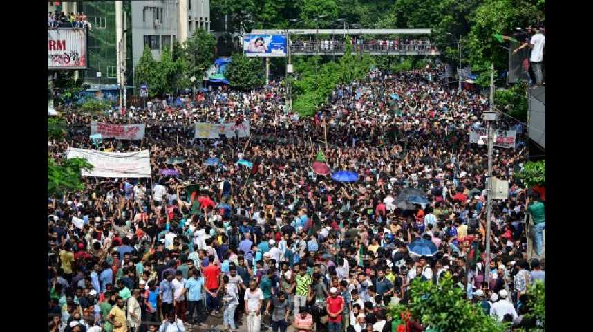 Bangladesh: la démission de la Première ministre célébrée après une journée meutrière