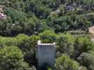 Une merveille vue du ciel : Séguret, village médiéval niché à flanc de colline