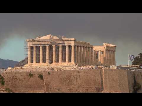 Cloud of smoke overshadows Athens as Greece battles wildfires