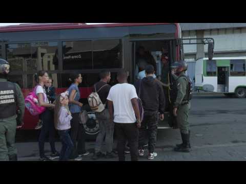 Caracas residents go about their daily lives amid nationwide power outage