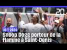 JO 2024 : Les images de Snoop Dogg porteur de la flamme à Saint-Denis