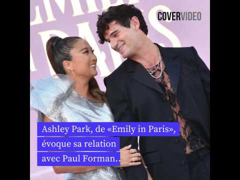 VIDEO : Ashley Park, d'Emily in Paris, voque sa relation avec Paul Forman