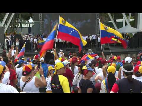 Supporters of Venezuelan opposition hold demonstration in downtown Miami