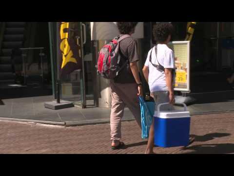 People in The Hague try to stay cool as heatwave hits the Netherlands