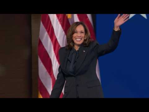 Kamala Harris arrives on DNC stage to raucous applause