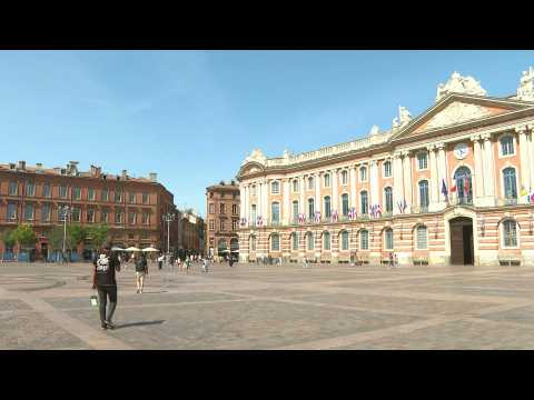 Heatwave in south of France: images of the Place du Capitole in Toulouse