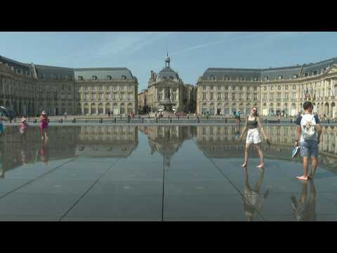 Heatwave in France: images from Bordeaux under orange heatwave alert